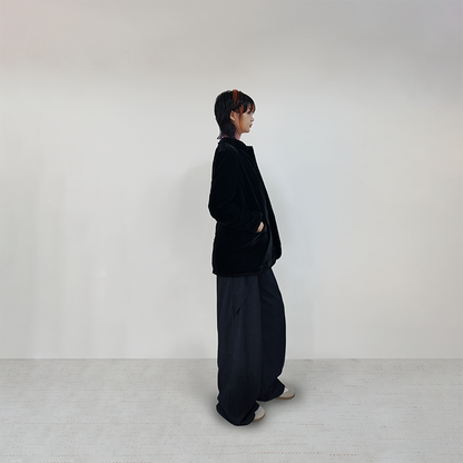 Black Velvet Stand-Collar Jacket – Vintage Luxury Meets Modern Minimalism